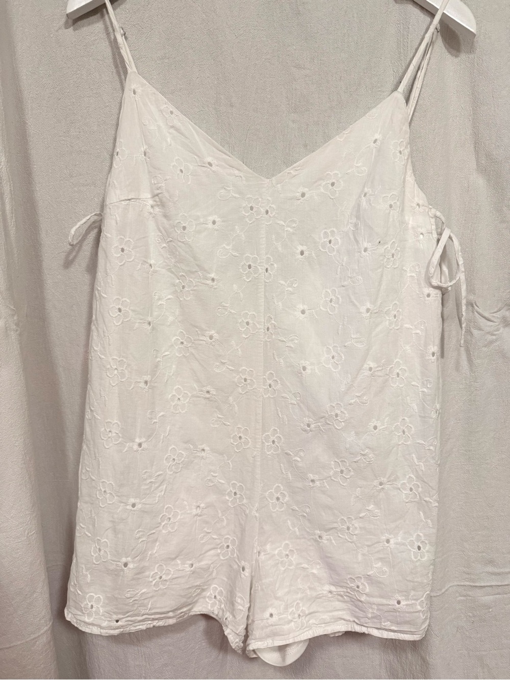 Dee Elly Cotton Eyelet Romper sz Jr. 9